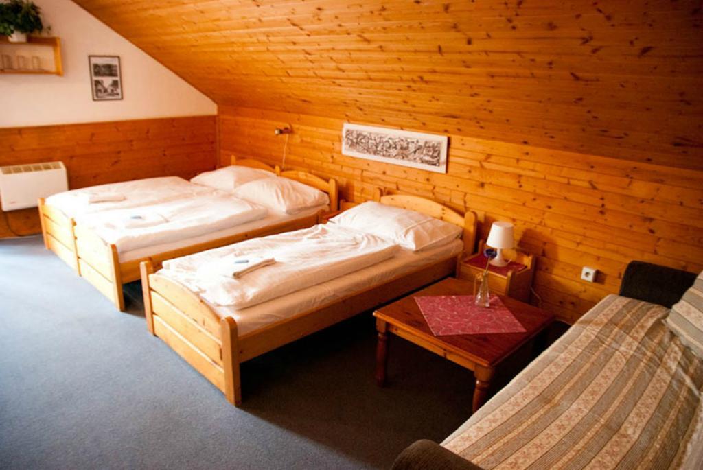 Valassky Senk Hotell Vizovice Eksteriør bilde